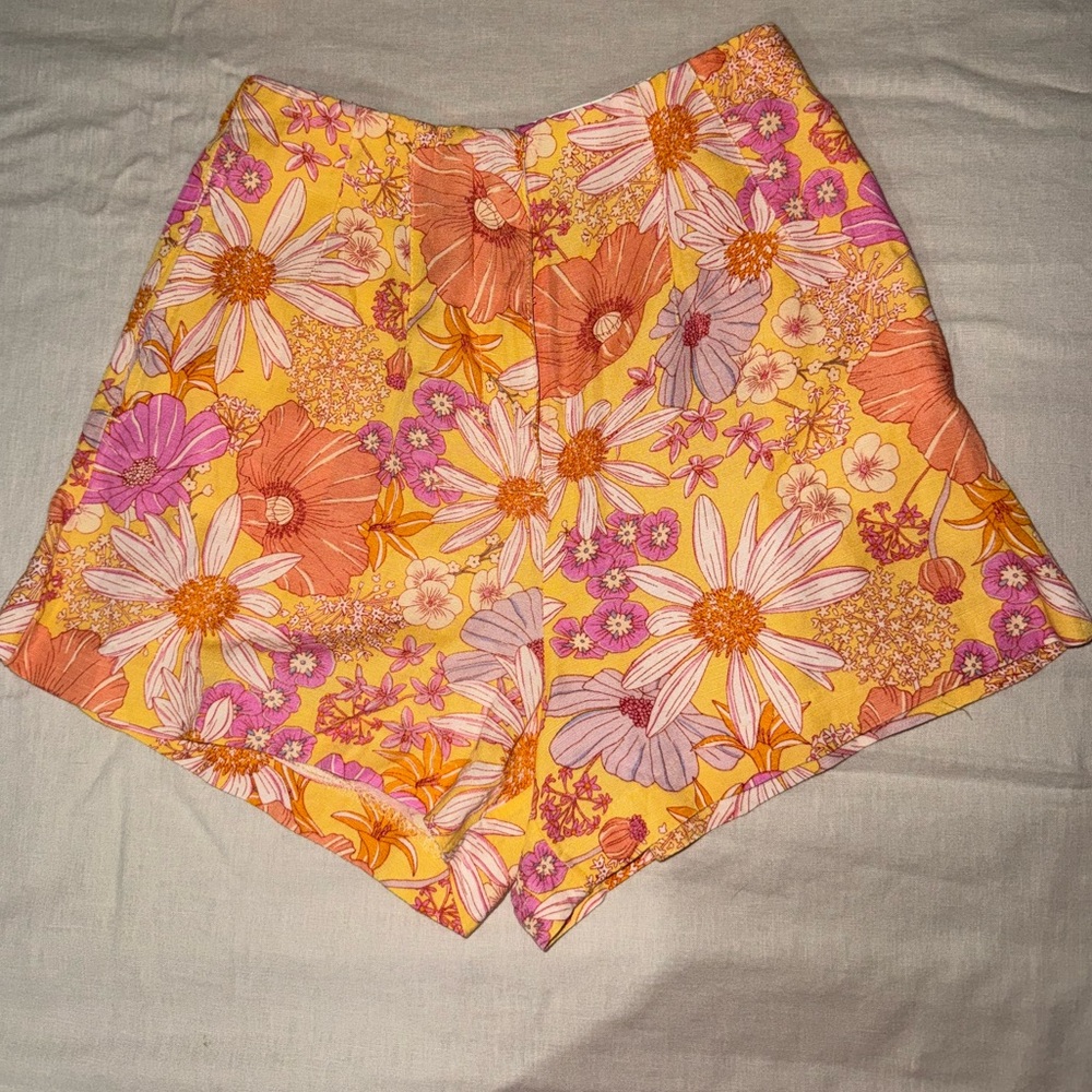 H&M Floral 2 piece short and crop top set - Picture 2 of 7